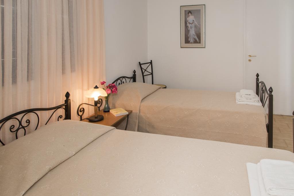 Elena Apartments Pollonia Ruang foto